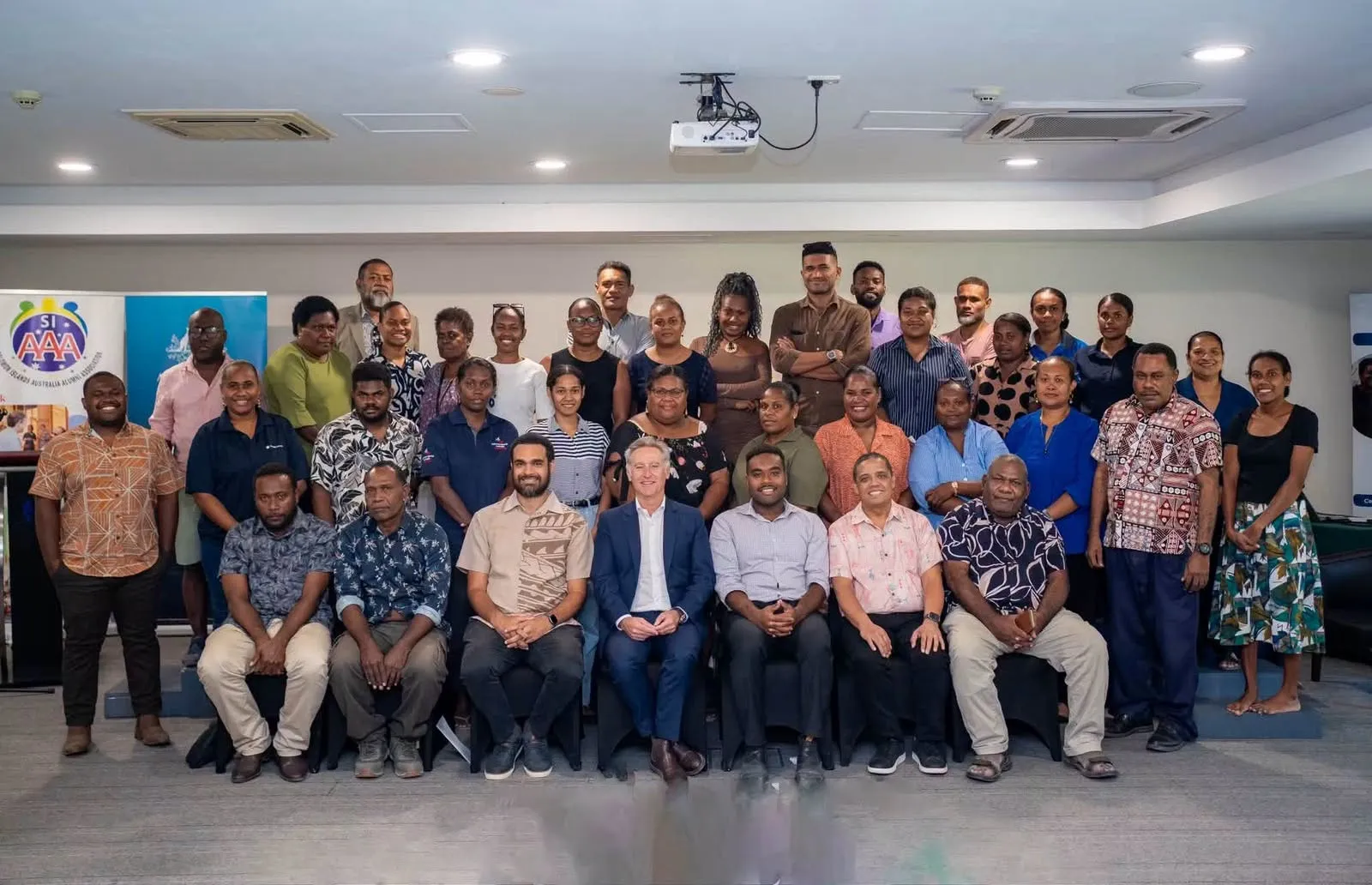 Alumni ,Australia High Commission staff and Guest Group Photo.jpg